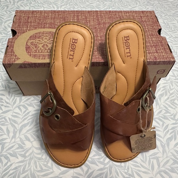 Born Raya sandals - Picture 4 of 8